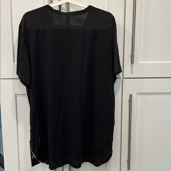 lululemon athletica Black “Fast and Free” Short Sleeve Airflow Tee - NWT - Large - Picture 3 of 4